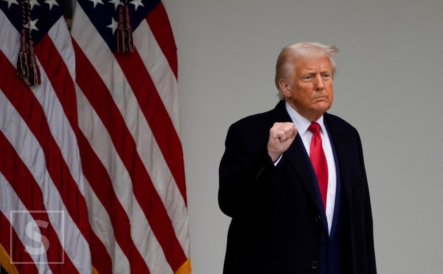 Azijska turneja je počela: Trump zaplesao na aerodromu, pa posredovao u još jednom primirju