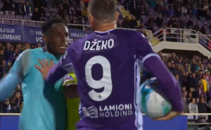 Drama u Firenci: Fiorentina i Bologna remizirali, gostujući fudbaler nasrnuo na Džeku