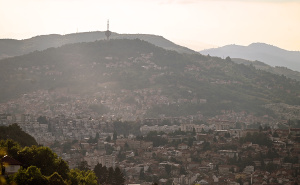 Divlje jagode i pjesma dana: Sarajevo, ti i ja, moramo iz pepela...