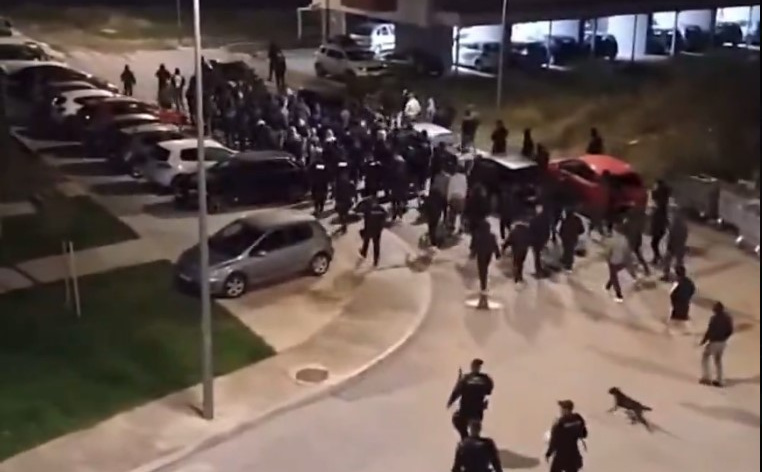 Neredi u Podgorici, prisutni uzvikuju "Turci napolje": Na ulicama jake policijske snage