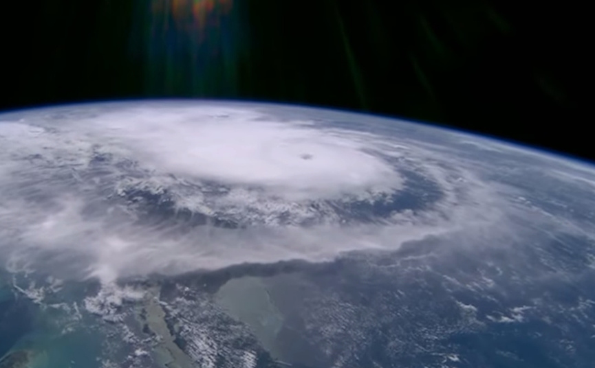 Zastrašujući prizori: Oko oluje vidi se iz svemira, Jamajka se sprema za udar uragana Melissa