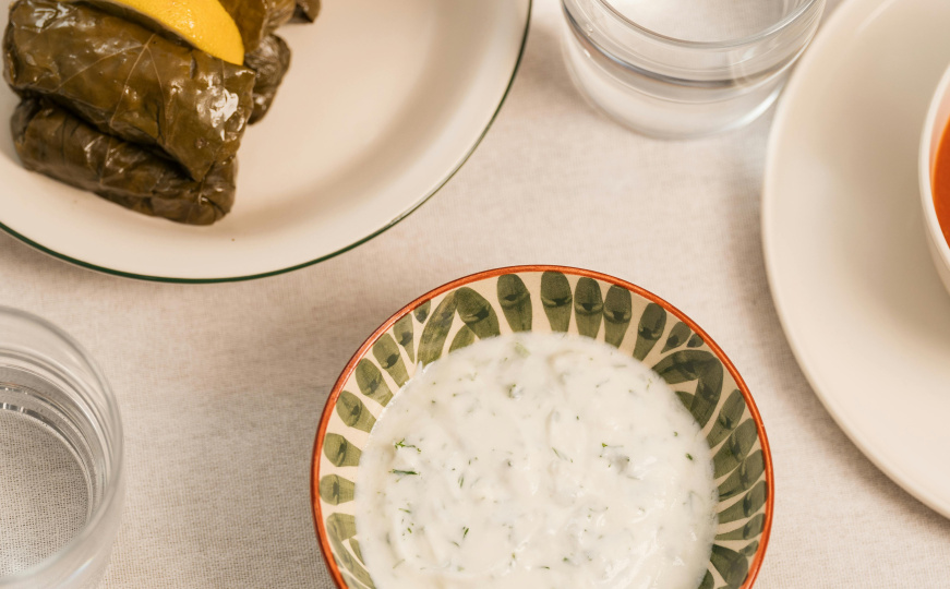 Prilog ručku koji svi obožavaju: Recept za savršeni i autentični tzatziki umak