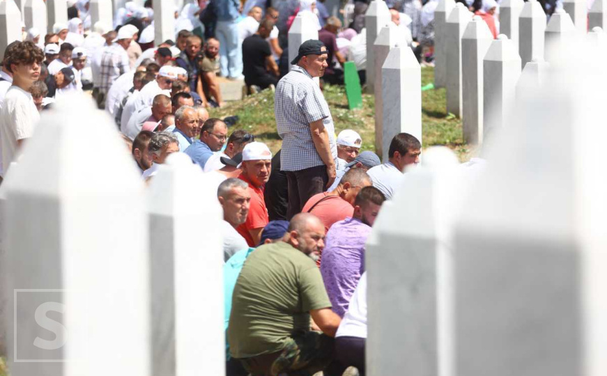 Inicijativa Majki Srebrenice: Traže da se u Potočarima postave nišani i za nestale u genocidu