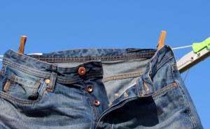 Trik za kvalitetno pranje farmerki: Uz ovu metodu neće izblijediti