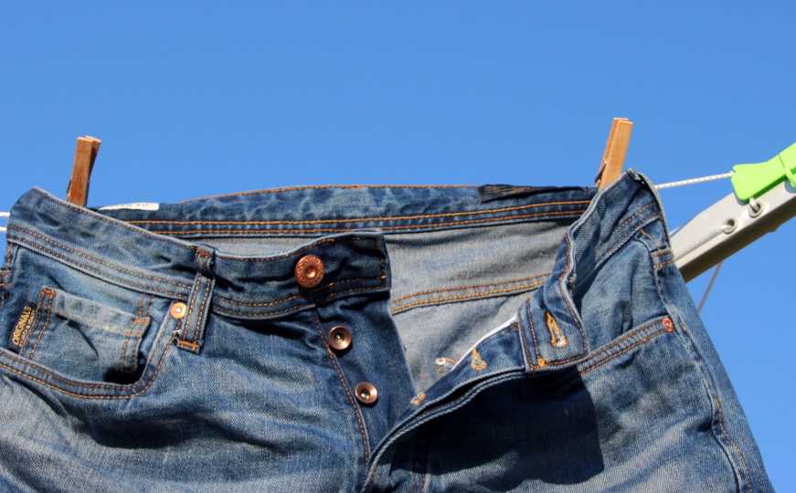 Trik za kvalitetno pranje farmerki: Uz ovu metodu neće izblijediti