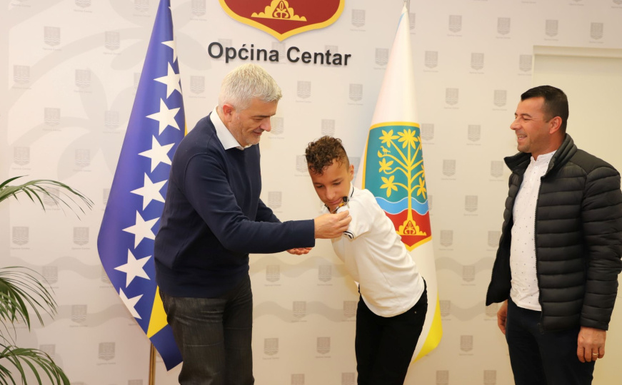 Potez vrijedan hvale: Ismailu Zulfiću uručeni ključevi stana u Sarajevu