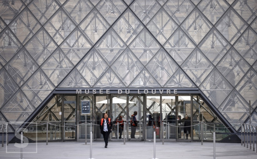Dvoje pljačkaša iz Louvre djelomično priznalo krivicu: ‘Još nismo pronašli dragulje‘