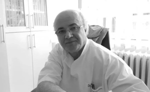 Preminuo dr. Hasan Karahasan, ugledni ginekolog iz Zenice