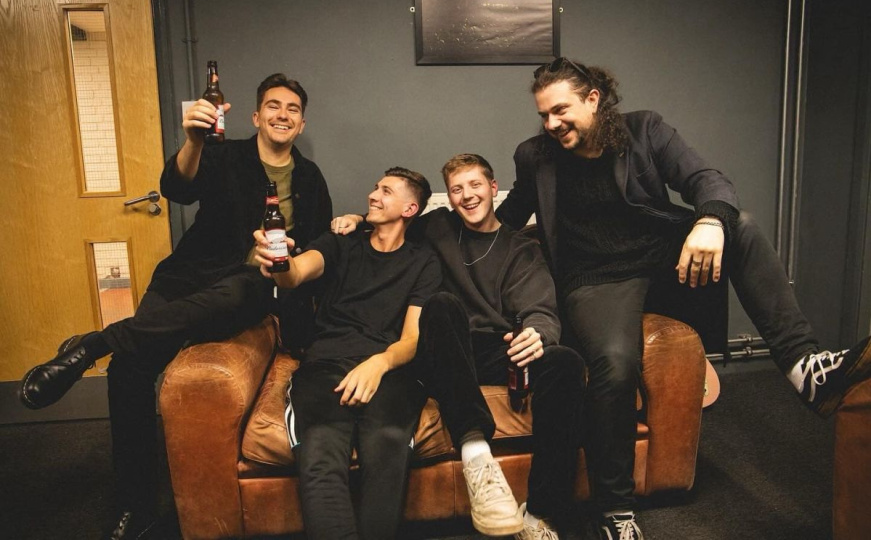 The Covasettes - What A Rush