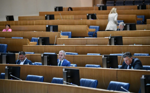 Usvojen amandman: Uposlenicima državnih institucija planirana isplata od 1.800 KM