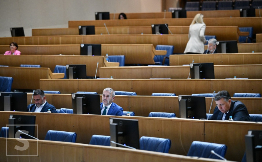 Usvojen amandman: Uposlenicima državnih institucija planirana isplata od 1.800 KM