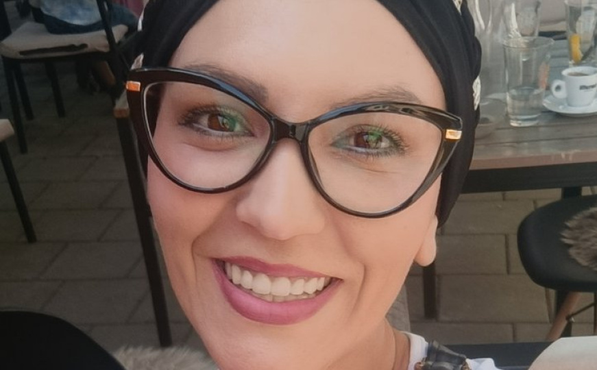 Dobri ljudi, telefone u ruke: Samohrana majka (33) treba našu pomoć u borbi protiv opake bolesti