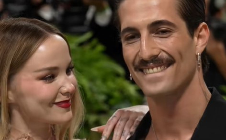 Dijamantski prsten pokrenuo glasine: Damiano David i Dove Cameron zaručeni?