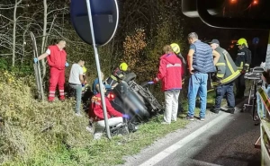 Teška nesreća u BiH: Sudarili se autobus i automobil, ima stradalih?