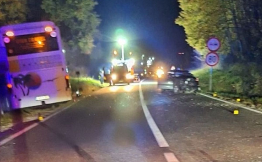 Detalji teške nesreće kod Prijedora: Otac i sin smrtno stradali u sudaru autobusa i automobila
