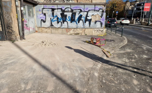 Po ko zna koji put: Opet se obrušila fasada sa zgrade u centru Sarajeva