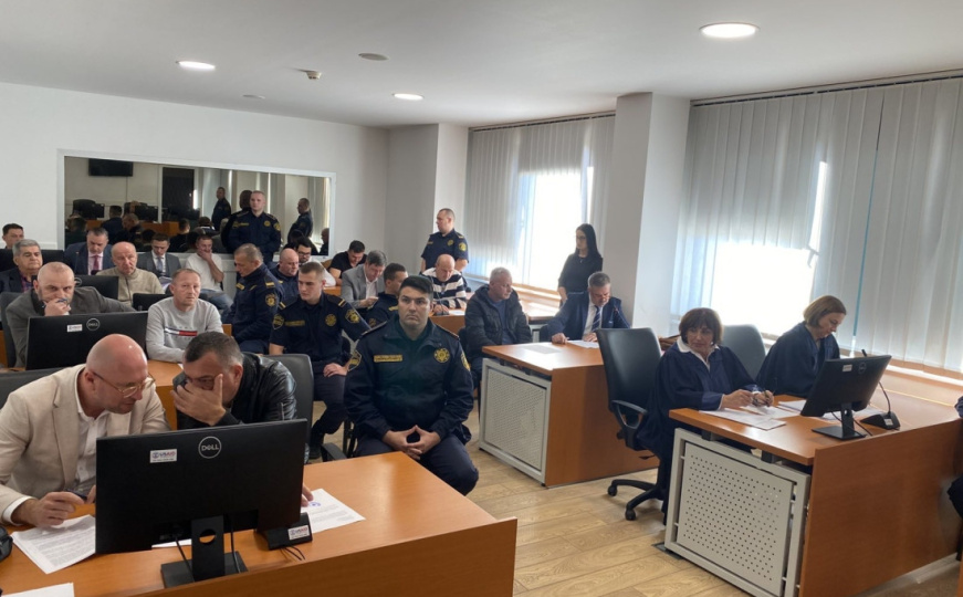 Pet do 12: Tuzla danas protestuje zbog zlostavljanih djevojčica. Traže se pravda i odgovornost