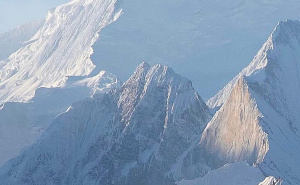 Tragedija u Nepalu: Troje alpinista poginulo, osam nestalo u lavini na Himalajima