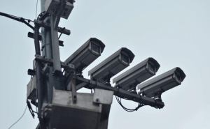 Incident u Jajcu: Muškarac prerezao kablove i uništio sistem video nadzora u gradu