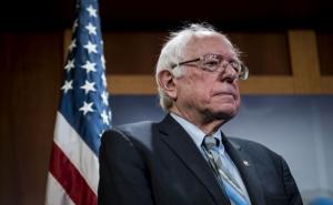 Sanders optužuje Trumpa za grubu hipokriziju: Siromašni ostaju bez hrane dok predsjednik slavi