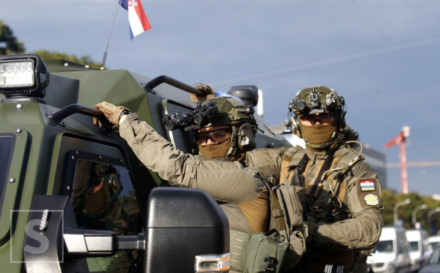 Stigao odgovor: Da li će osobe iz BiH koje imaju državljanstvo Hrvatske morati služiti vojni rok?