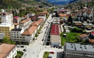 Oglasio se Institut za javno zdravstvo RS: Studentica zaražena tifusom u Foču došla sa simptomima