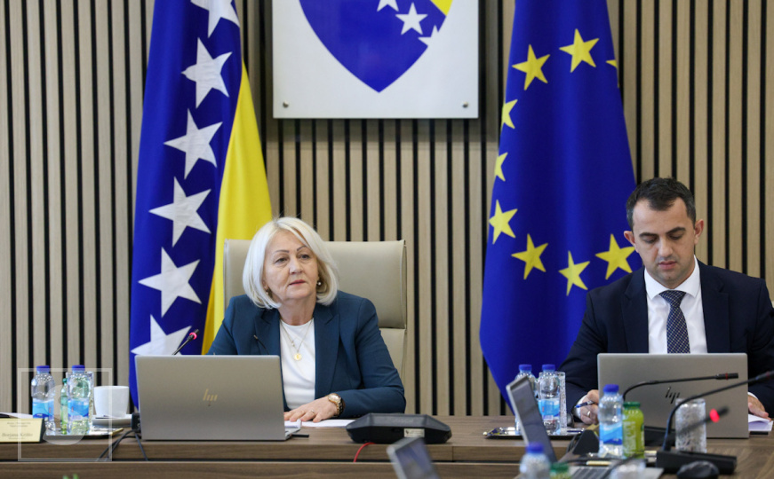 Vijeće ministara usvojilo nacrt budžeta: Planirano po 1.000 KM zaposlenicima u državnoj službi