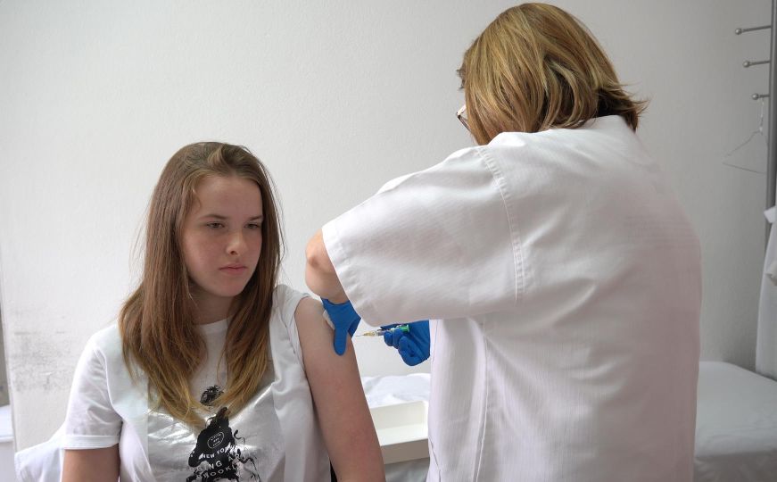 Nastavlja se besplatna HPV vakcinacija u KS: "Zaštita mladih na prvom mjestu"