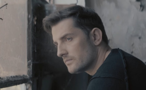 Pjevač Mirza Selimović nakon tragedije u Tuzli: "Ovo nije incident. Ovo je simptom trulog sistema"