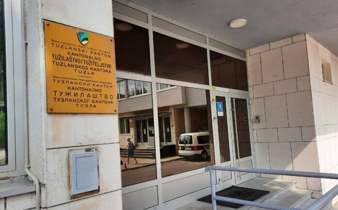 Uviđaj u Domu penzionera u Tuzli počeo u ranim jutarnjim satima: Analiziraju se okolnosti tragedije