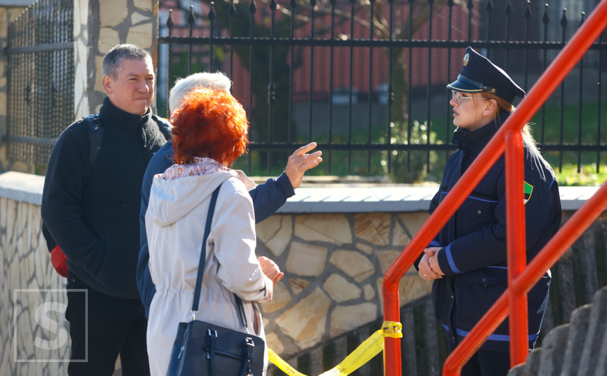 Uviđaj u toku: Porodice štićenika ispred Doma penzionera čekaju informacije o svojim bližnjima