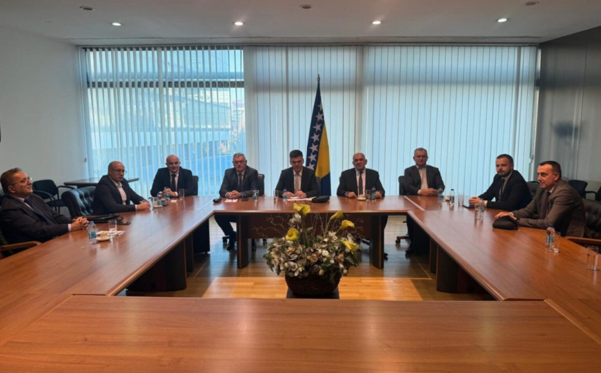 Pet hrvatskih stranaka u Sarajevu formiralo politički blok "kontra" Čovićevog HDZ-a