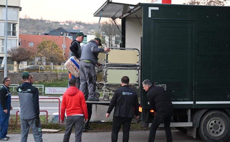 EMMAUS donirao 10 bolničkih kreveta štićenicima Doma penzionera u Tuzli: "Dobro se boljim vraća"