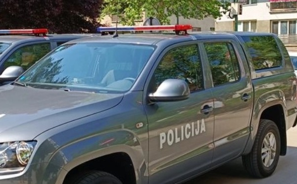 Velika zapljena u Kalesiji: Oružje i 33.000 eura privremeno oduzeti, jedna osoba uhapšena