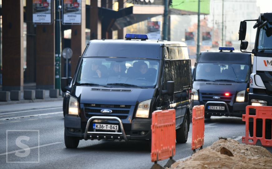 Mjere sigurnosti oko Zetre uoči utakmice: Jake policijske snage krenule prema olimpijskoj dvorani