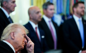 Muškarac se onesvijestio iza Trumpa u Bijeloj kući: Ovo je bila reakcija predsjednika SAD-a