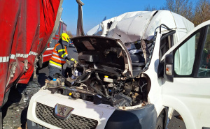 Teška nesreća u Austriji: Kombi se sudario sa kamionom, povrijeđen vozač iz BiH