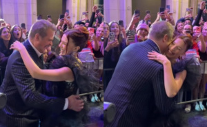 Nakon optužbi: Millie Bobby Brown i David Harbour se grlili na premijeri "Stranger Thingsa"