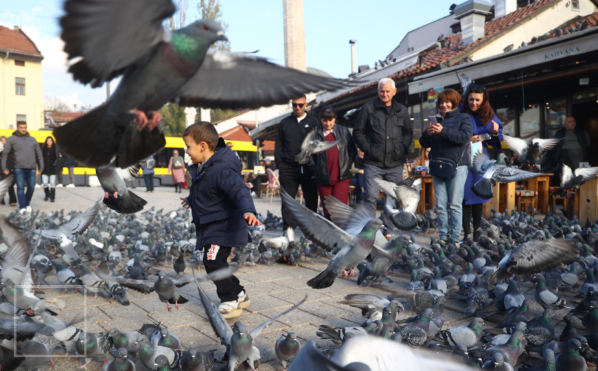 Sarajevo u novembru: Magla 'otjerana', zrake sunca oživjele grad