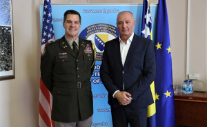 Zukan Helez razgovarao sa vojnim atašeom SAD-a u BiH o jačanju bilateralne odbrambene saradnje