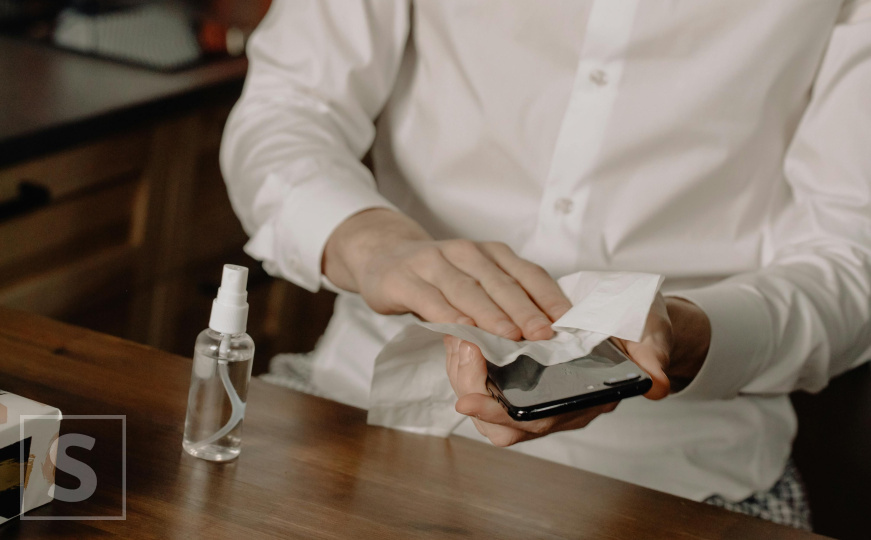 Savjeti stručnjaka: Najsigurniji način da očistite svoj mobitel i produžite mu vijek