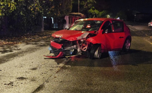 Saobraćajna nesreća u Mostaru: Renault izletio iz krivine i udario u zid, jedna osoba povrijeđena