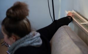 Stanari se smrzavaju u ovom bh. gradu: Grijanje koje plaćaju gotovo ne radi