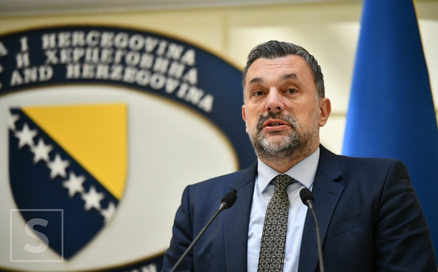 Lider NiP-a tvrdi da oni pripremaju "nešto sasvim novo"
#ElmedinKonakovic #BakirIzetbegovic