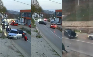 Uznemirujući snimak | Drama kod Velike Kladuše: Izazvali sudar, pa vozilom nasrnuo na grupu ljudi