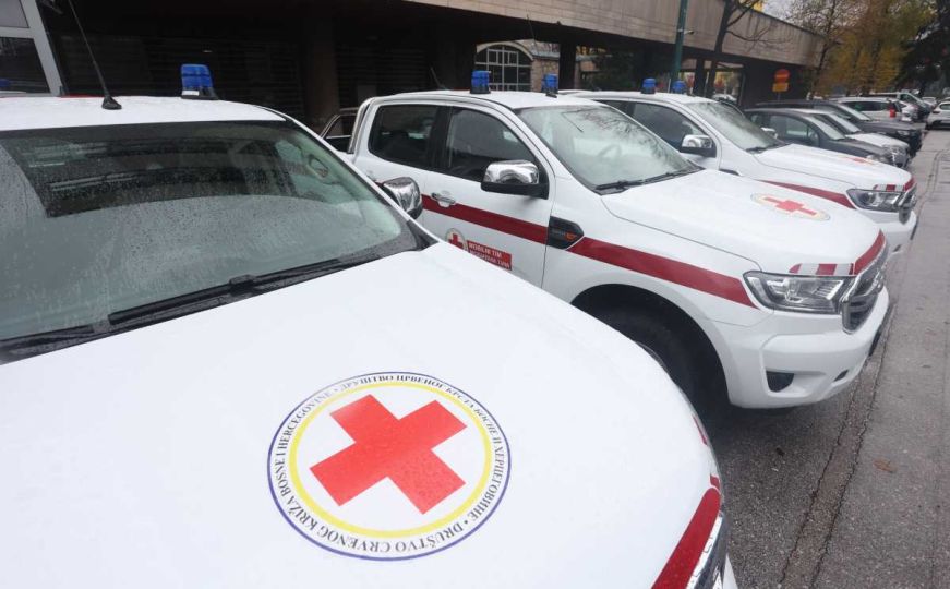 Crveni križ Sarajevo upozorava Sarajlije: Muškarac obilazi stanove i prikuplja novac za lažnu akciju