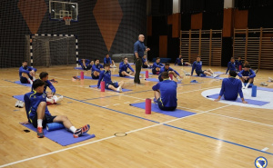 Neobičan prvi trening Zmajeva: Iz kampa preselili u hotel