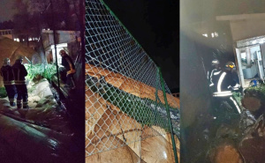 Vatrogasci morali intervenisati: Stablo palo na teniski balon u Tuzli