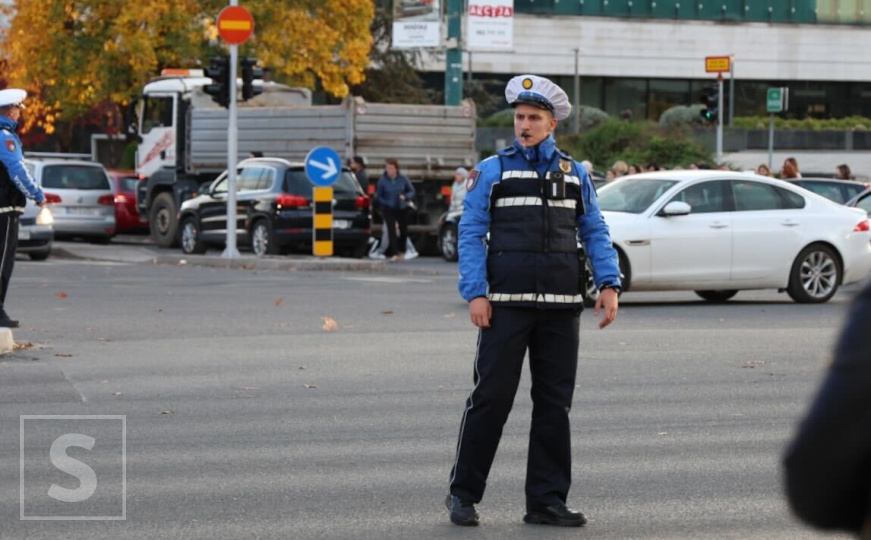 Saobraćajna nesreća u Sarajevu: Teško povrijeđen pješak (48)