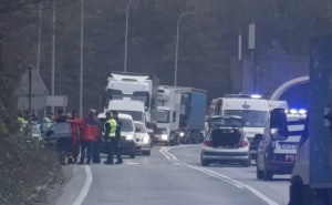 Teška nesreća na M-17 kod tunela Vranduk: Tri osobe povrijeđene, saobraćaj obustavljen